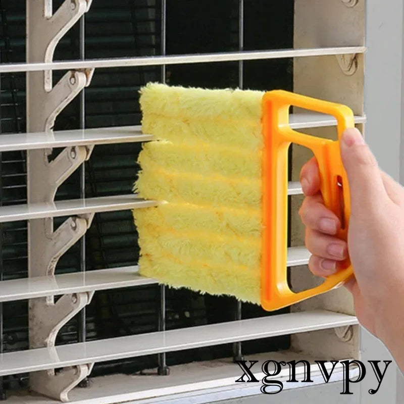 Washable Microfiber Blind Dusting Brush